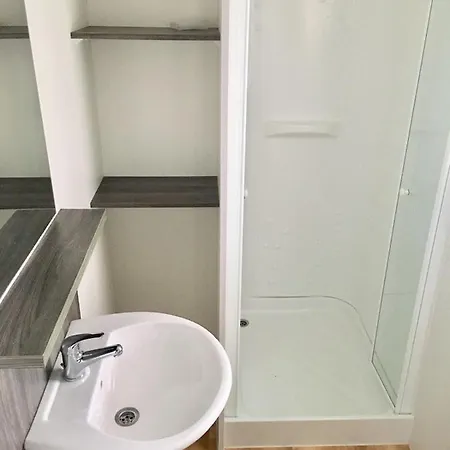 캠프장 Kamp Demor 파코스탄